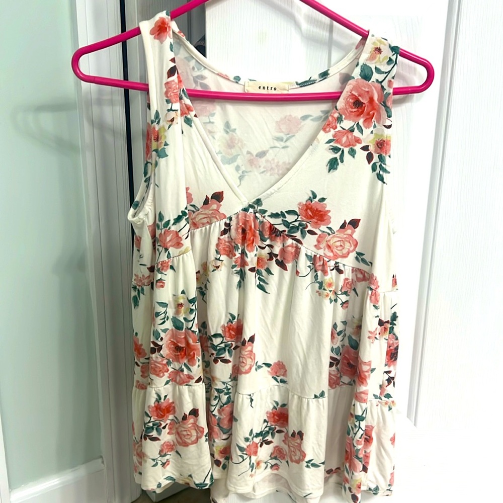 Beautiful Entro Floral Tank